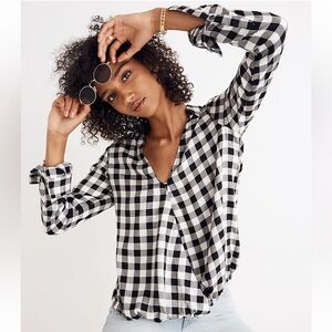 Madewell wrap front shirt in Buffalo check black white size viscose small j8069